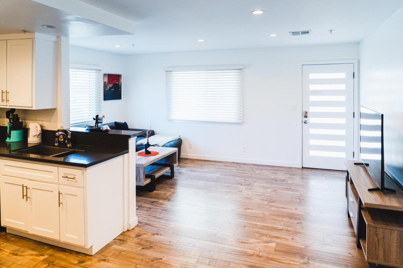 Modern Remodeled 1-Bedroom Close To Hollywood Walk Of Fame With Parking 로스앤젤레스 외부 사진