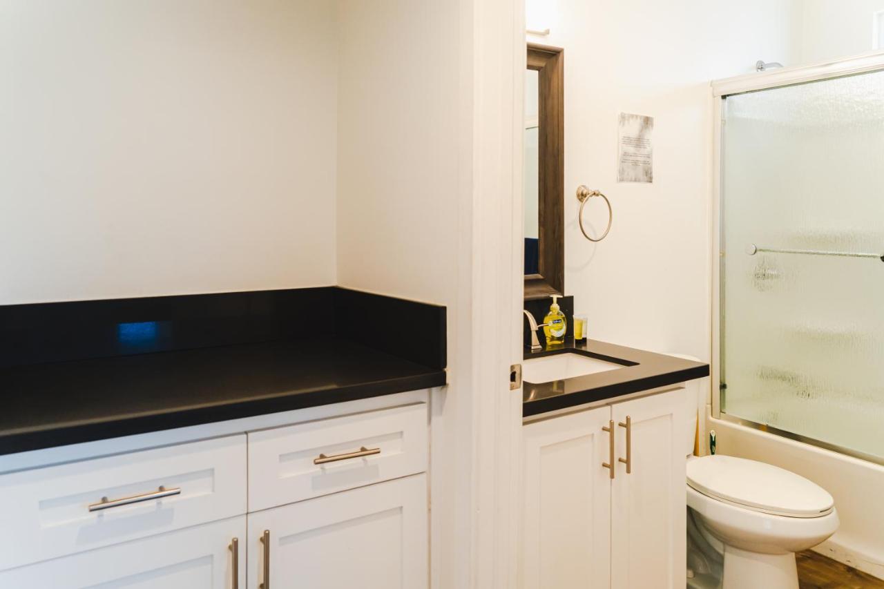 Modern Remodeled 1-Bedroom Close To Hollywood Walk Of Fame With Parking 로스앤젤레스 외부 사진